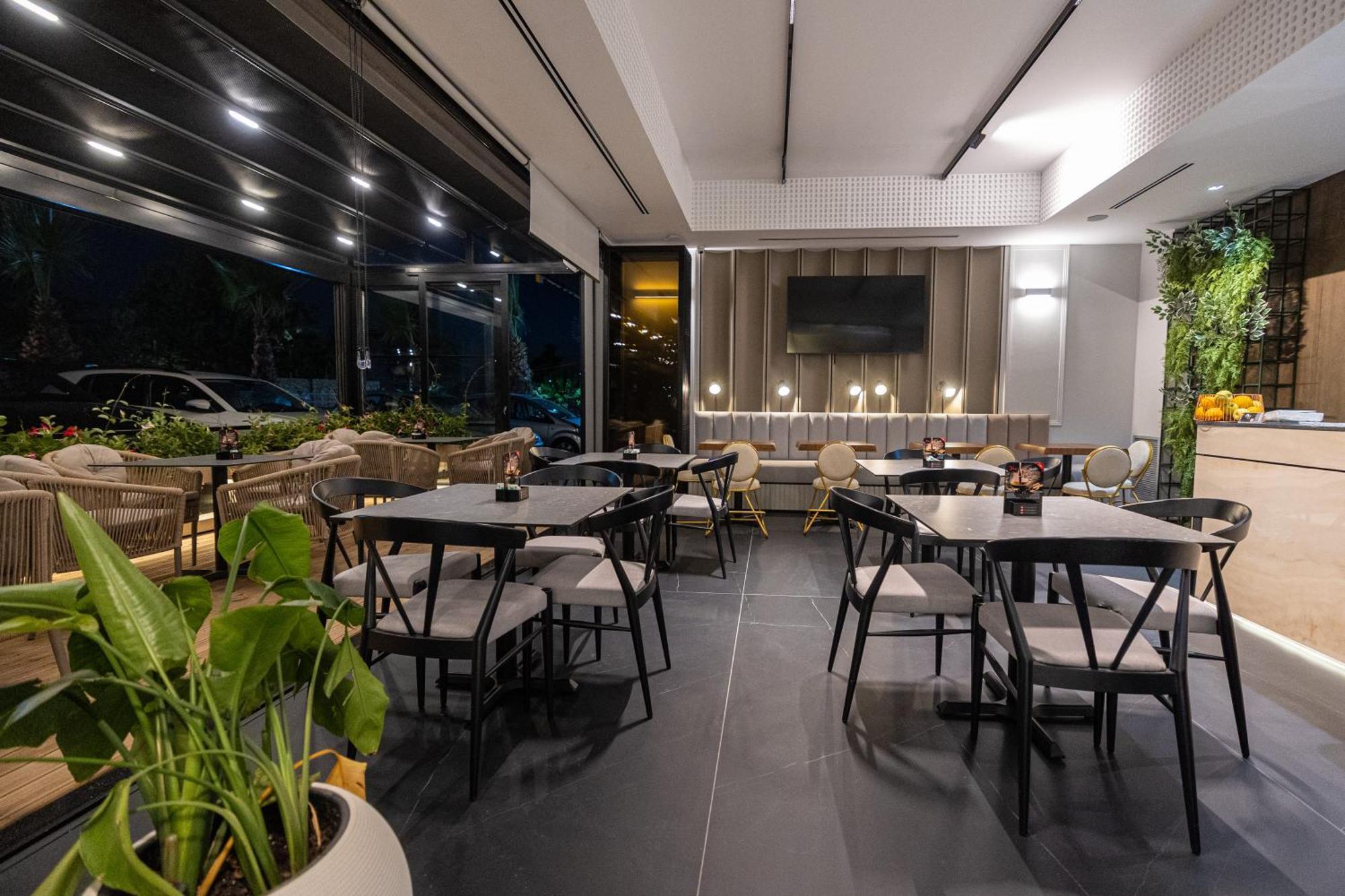 Diora'S Hotel And Apartments วญอเรอ ภายนอก รูปภาพ
