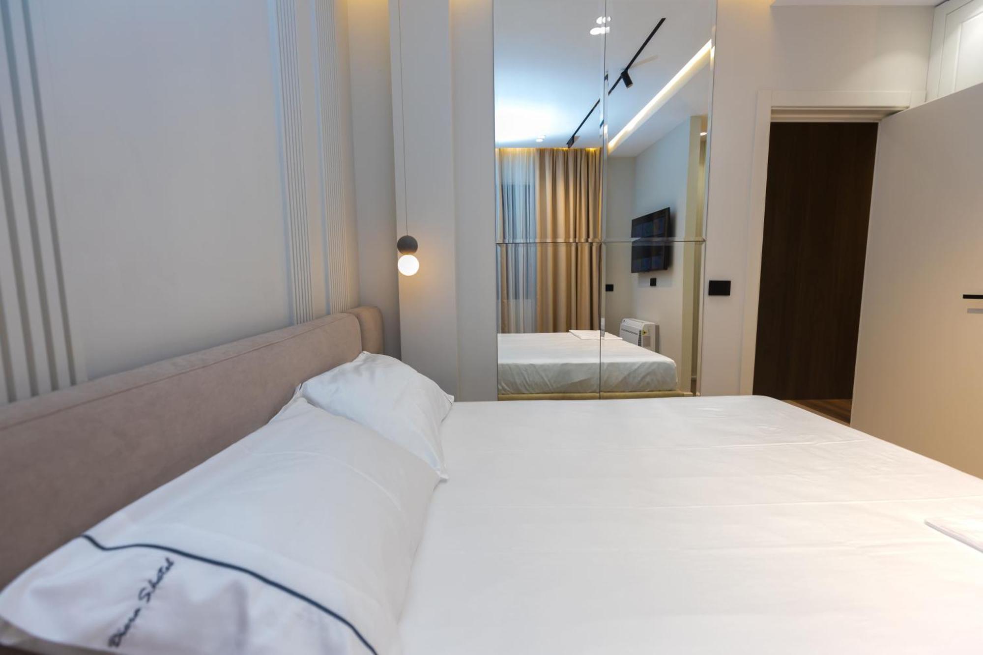Diora'S Hotel And Apartments วญอเรอ ภายนอก รูปภาพ