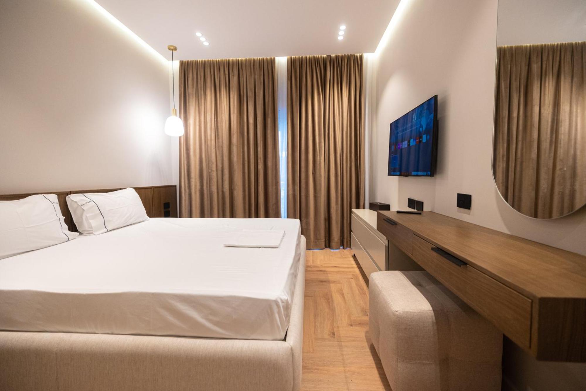 Diora'S Hotel And Apartments วญอเรอ ภายนอก รูปภาพ