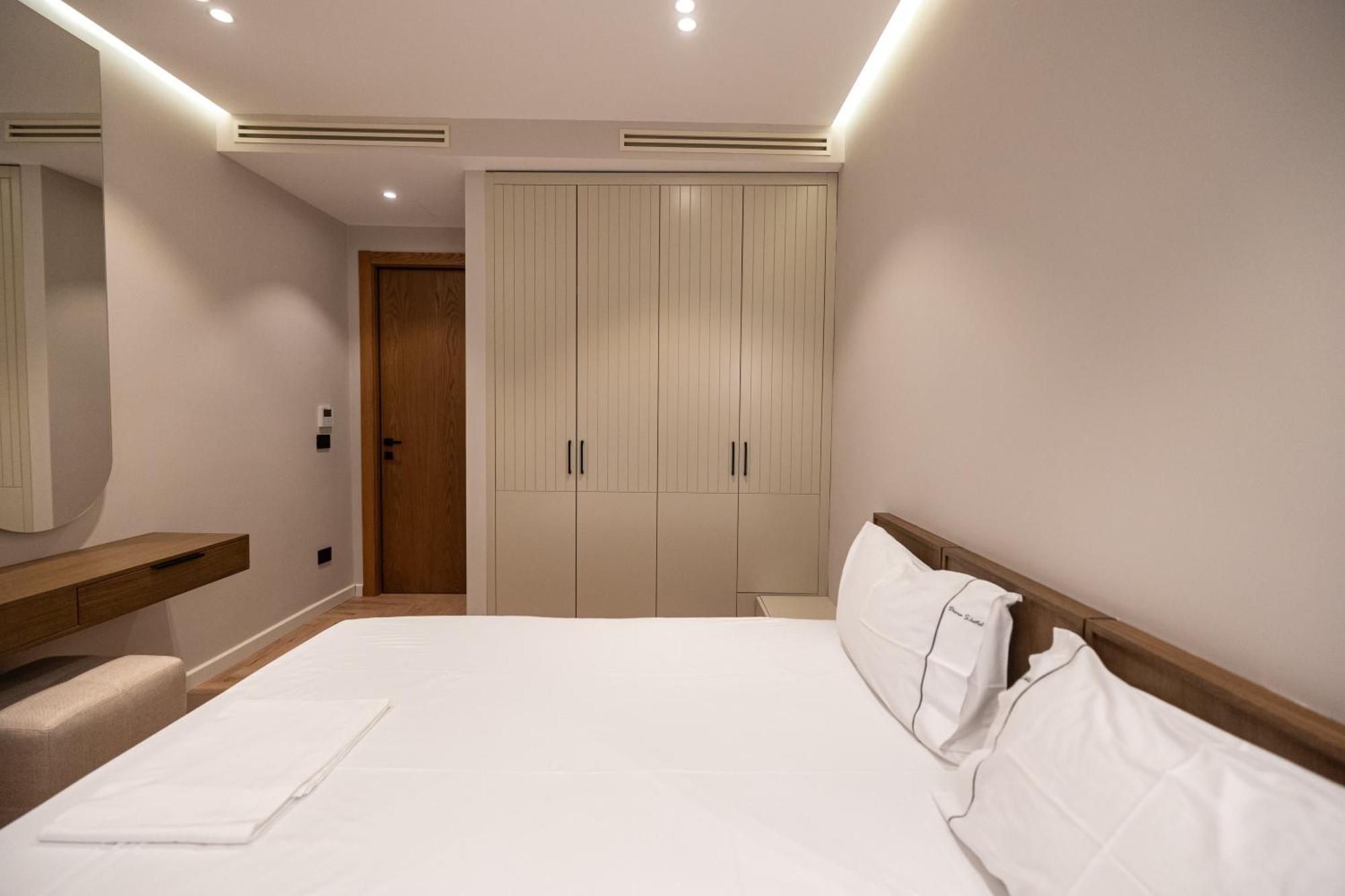 Diora'S Hotel And Apartments วญอเรอ ภายนอก รูปภาพ