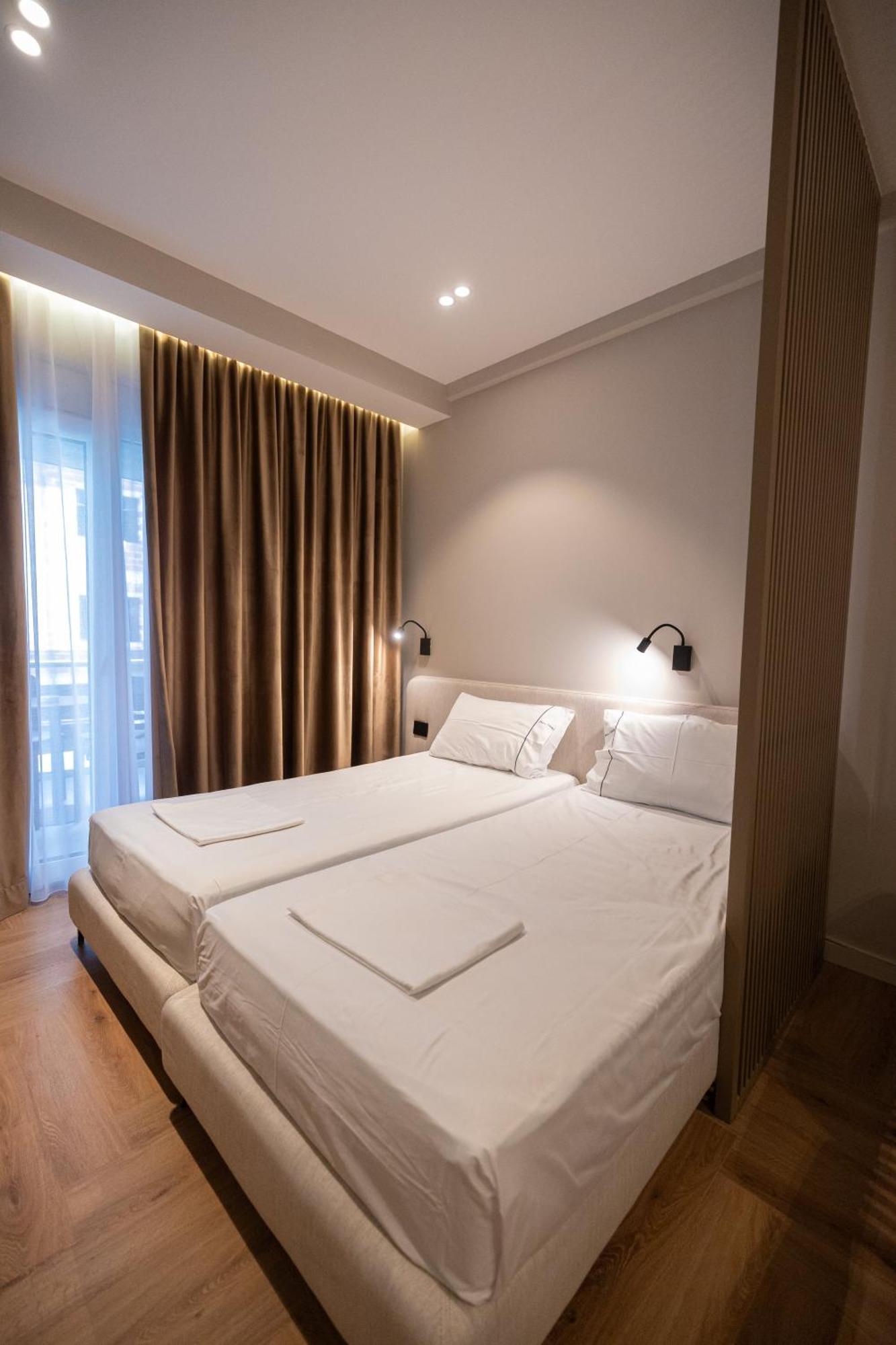 Diora'S Hotel And Apartments วญอเรอ ภายนอก รูปภาพ